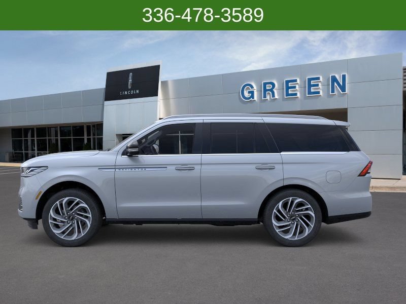 New 2026 Lincoln Navigator Reserve AWD/4WD image 3