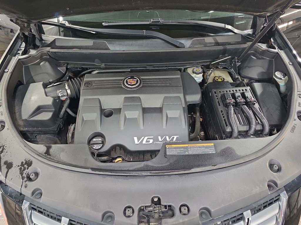 Used 2015 Cadillac SRX Luxury w/ Driver Awareness Package image 30