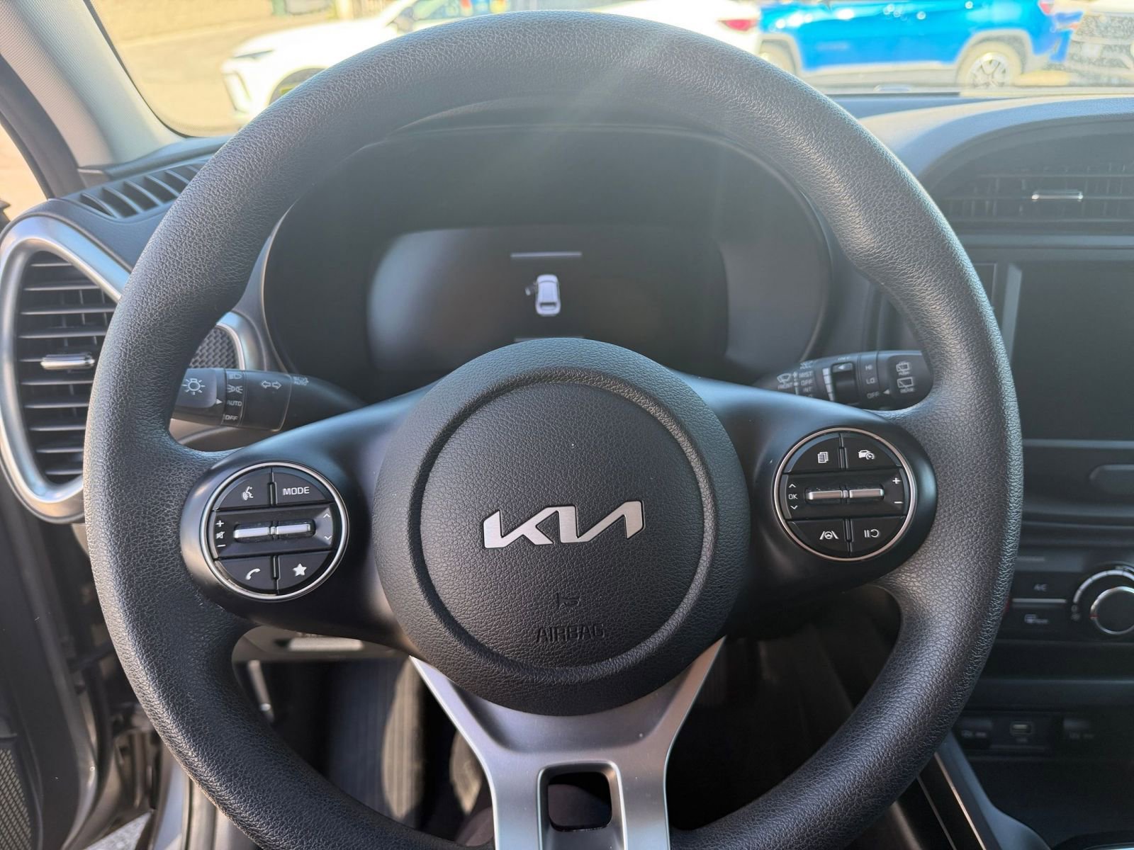Used 2025 Kia Soul LX w/ LX Technology Package image 25