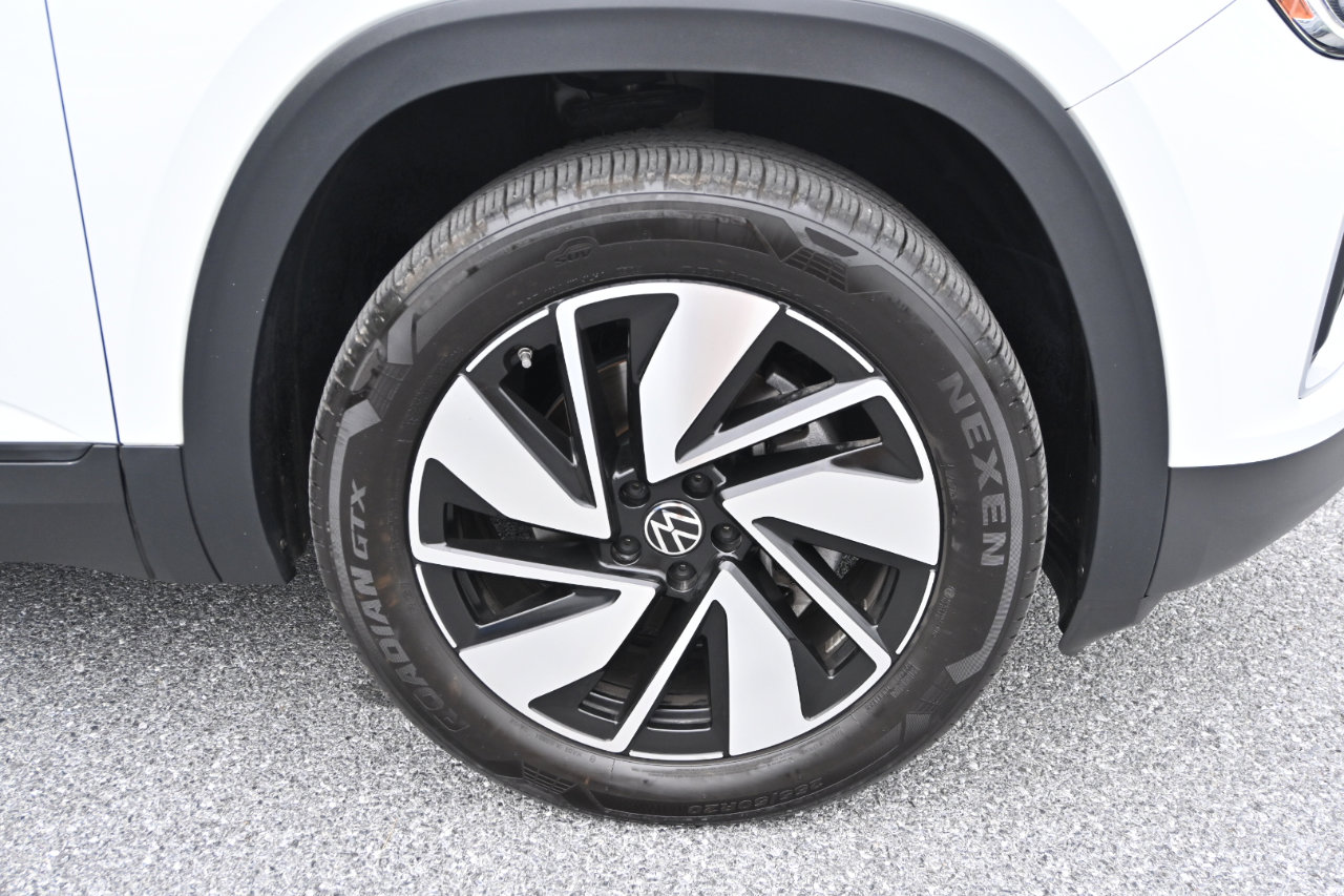 Used 2024 Volkswagen Atlas SE image 38