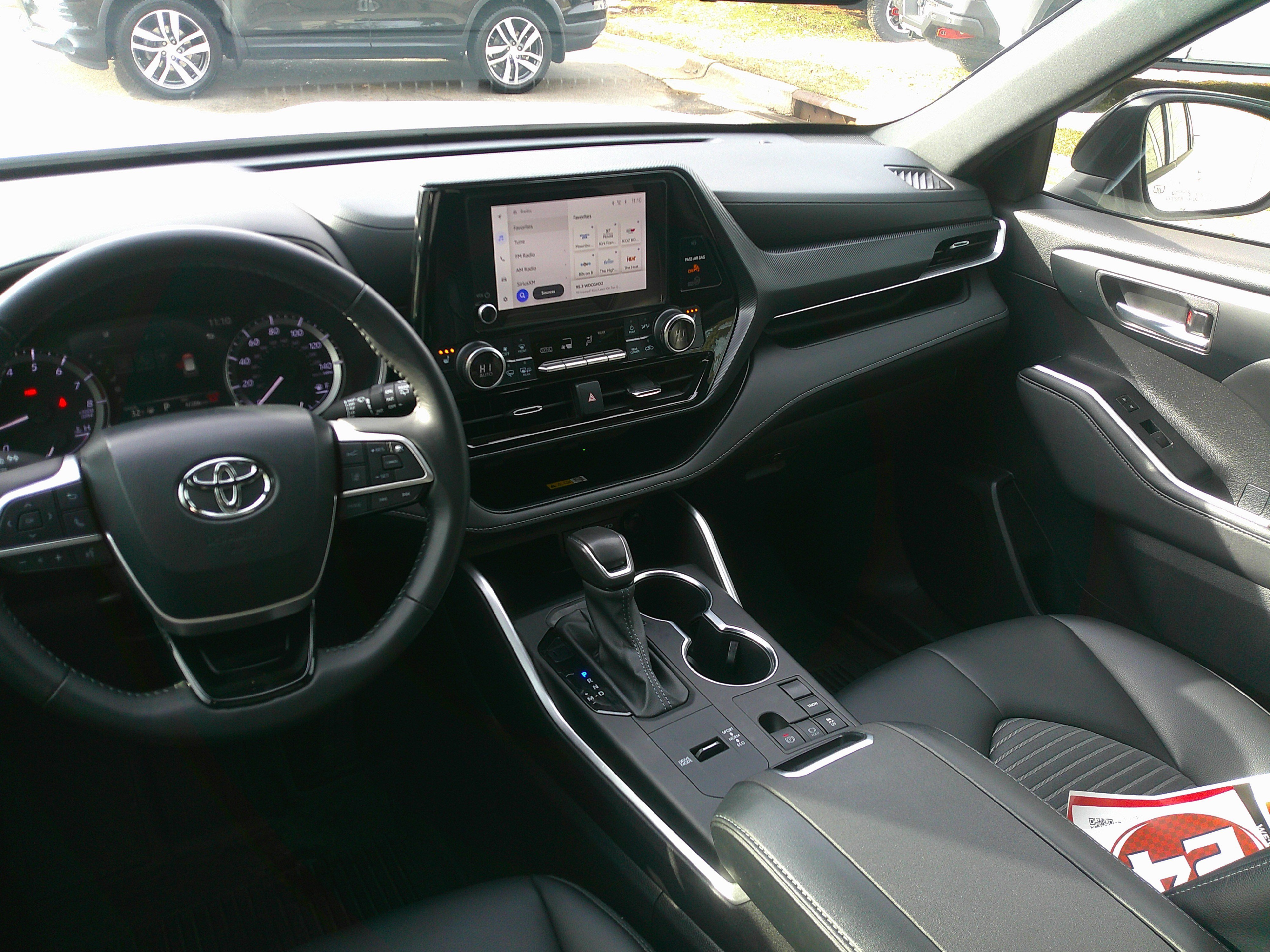 Used 2024 Toyota Highlander XSE image 32