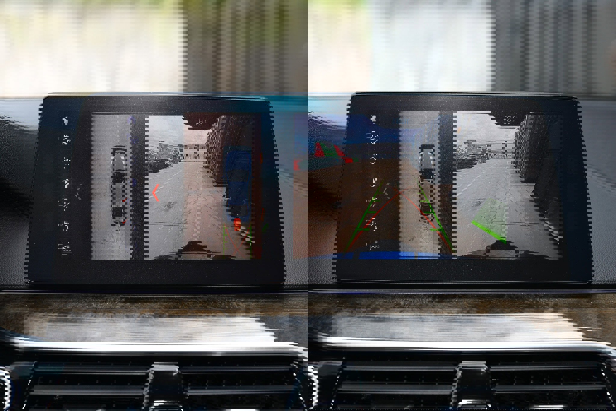 Used 2018 BMW M550i xDrive image 46