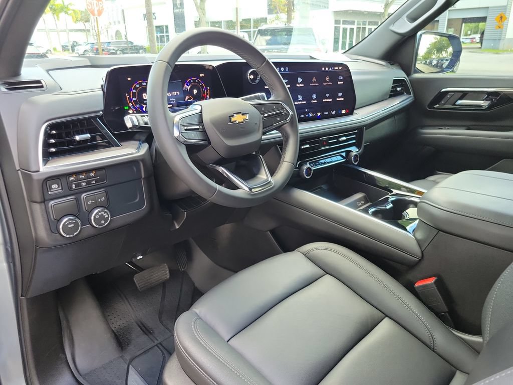Used 2026 Chevrolet Suburban LT RWD image 20