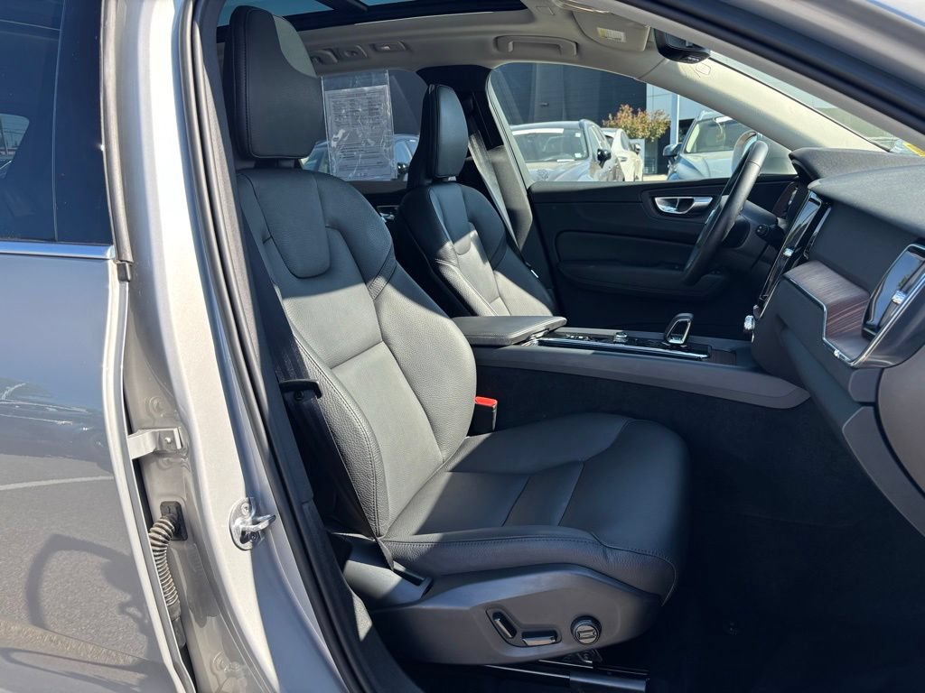 Used 2023 Volvo XC60 B5 Plus w/ Climate Package AWD/4WD image 20