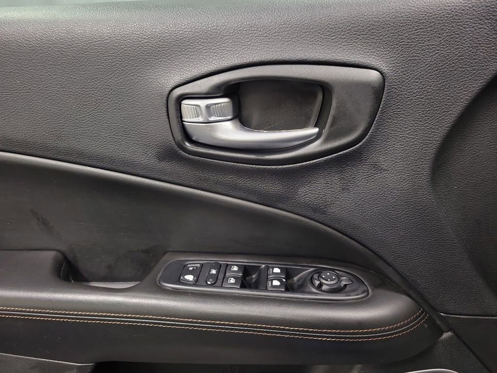 Used 2018 Jeep Compass Limited w/ Navigation Group image 19