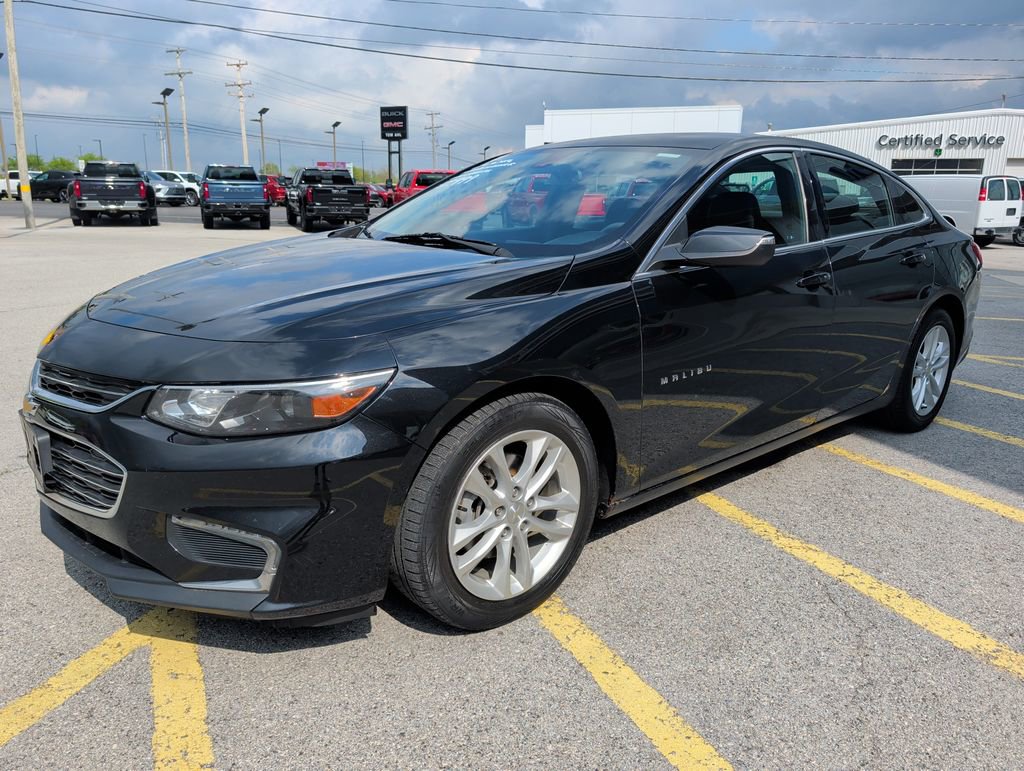 Used 2017 Chevrolet Malibu LT w/ Leather Package FWD image 3