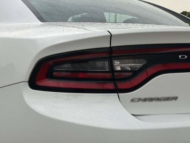 Used 2022 Dodge Charger SXT RWD image 9