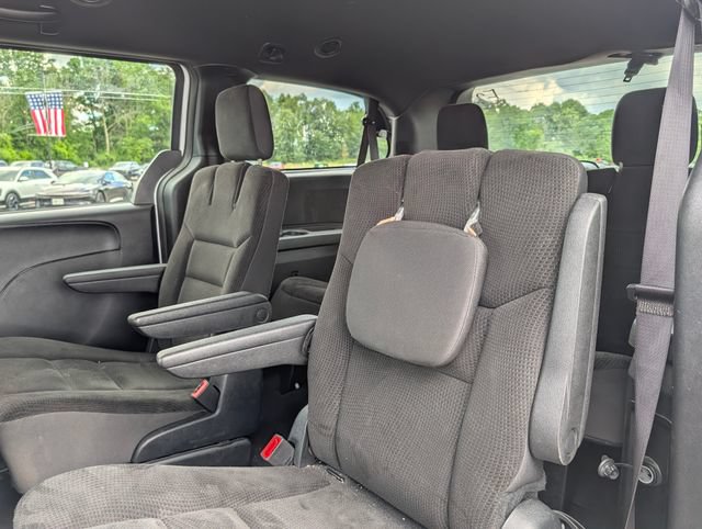 Used 2017 Dodge Grand Caravan SE FWD image 13
