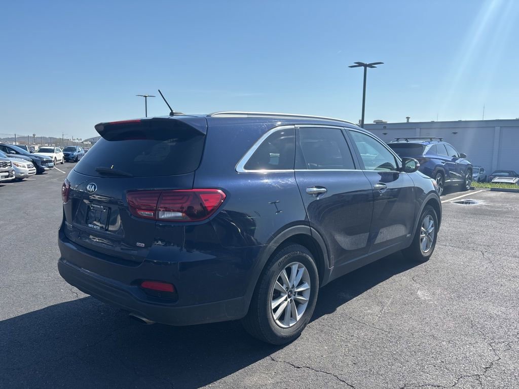 Used 2020 Kia Sorento LX w/ LX I4 Convenience Package image 2