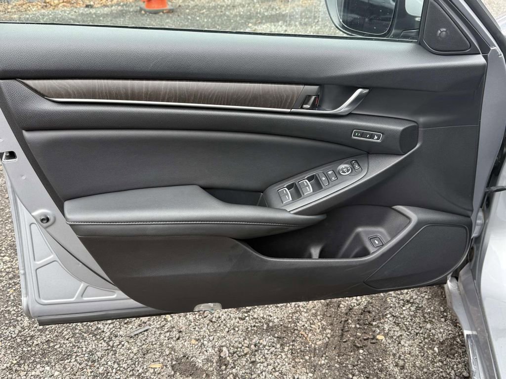 Used 2019 Honda Accord Touring image 13
