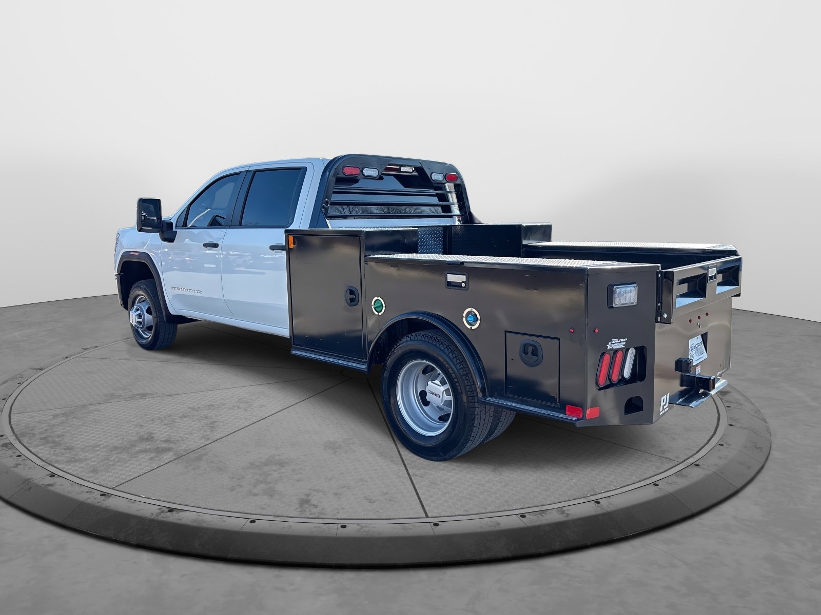 Used 2024 GMC Sierra 3500 Pro w/ Convenience Package image 6