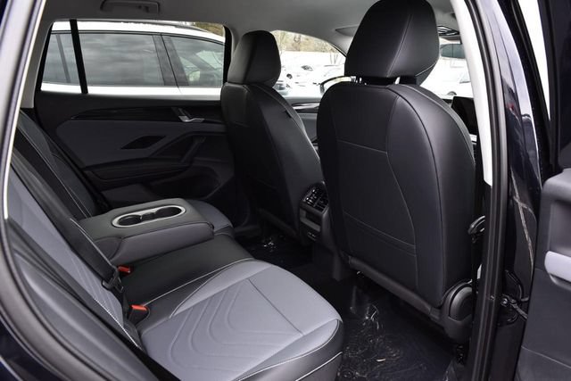 New 2026 Volkswagen Tiguan SE FWD image 15
