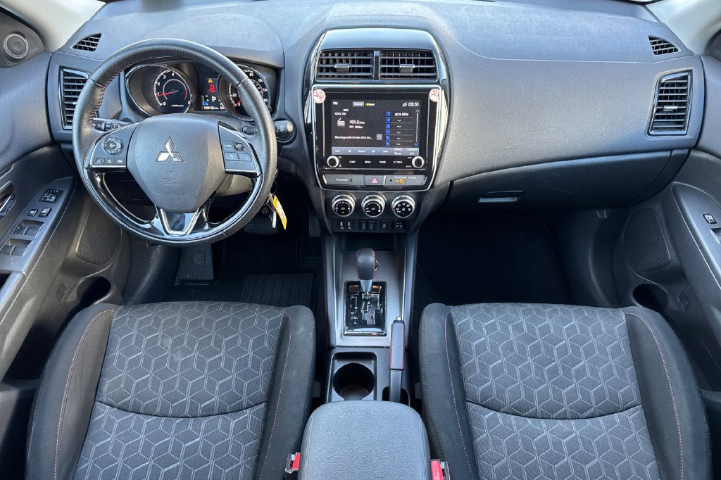 Used 2025 Mitsubishi Outlander Sport LE AWD/4WD image 14