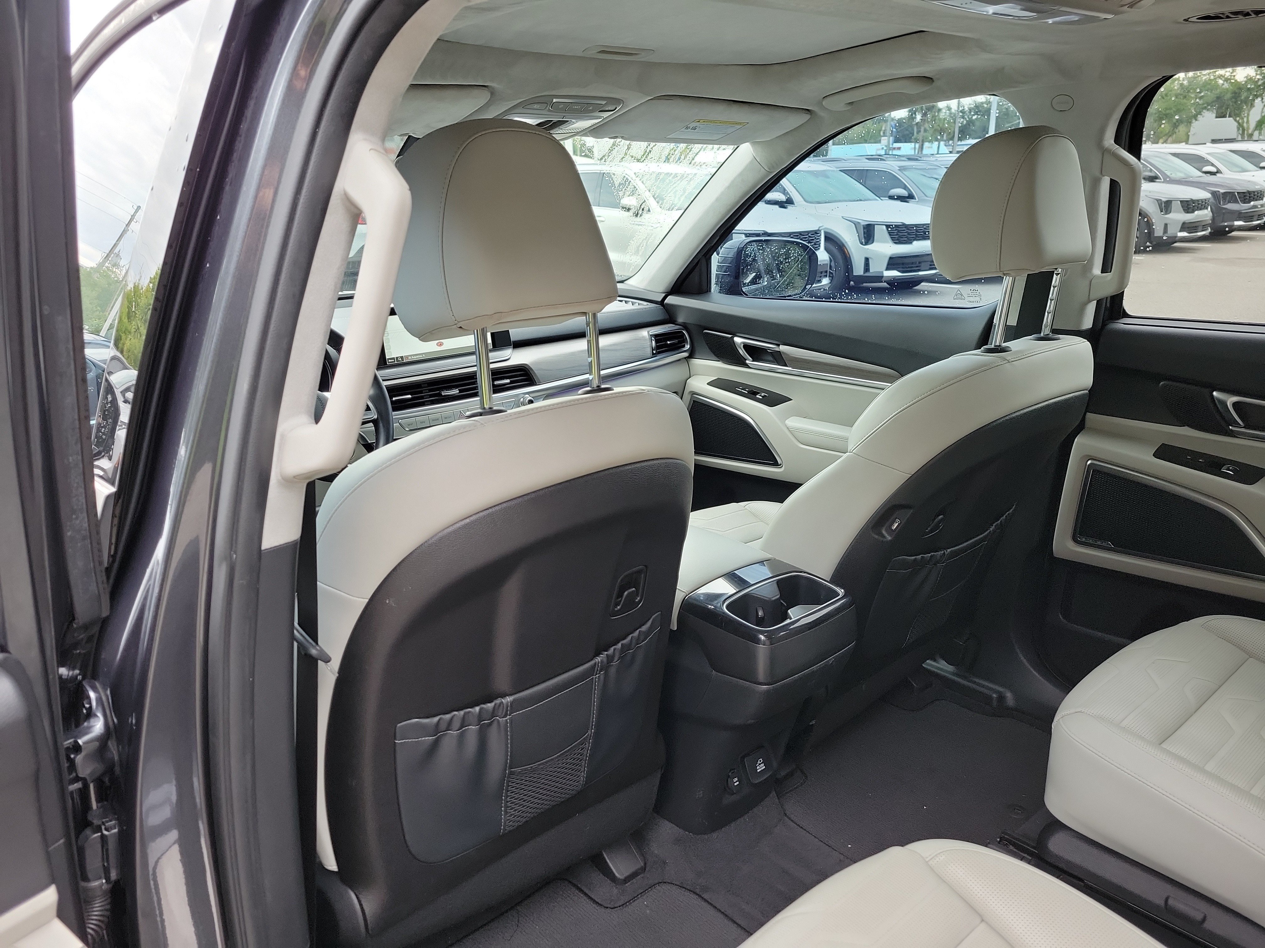 Certified 2022 Kia Telluride SX w/ SX Prestige Package AWD/4WD image 17