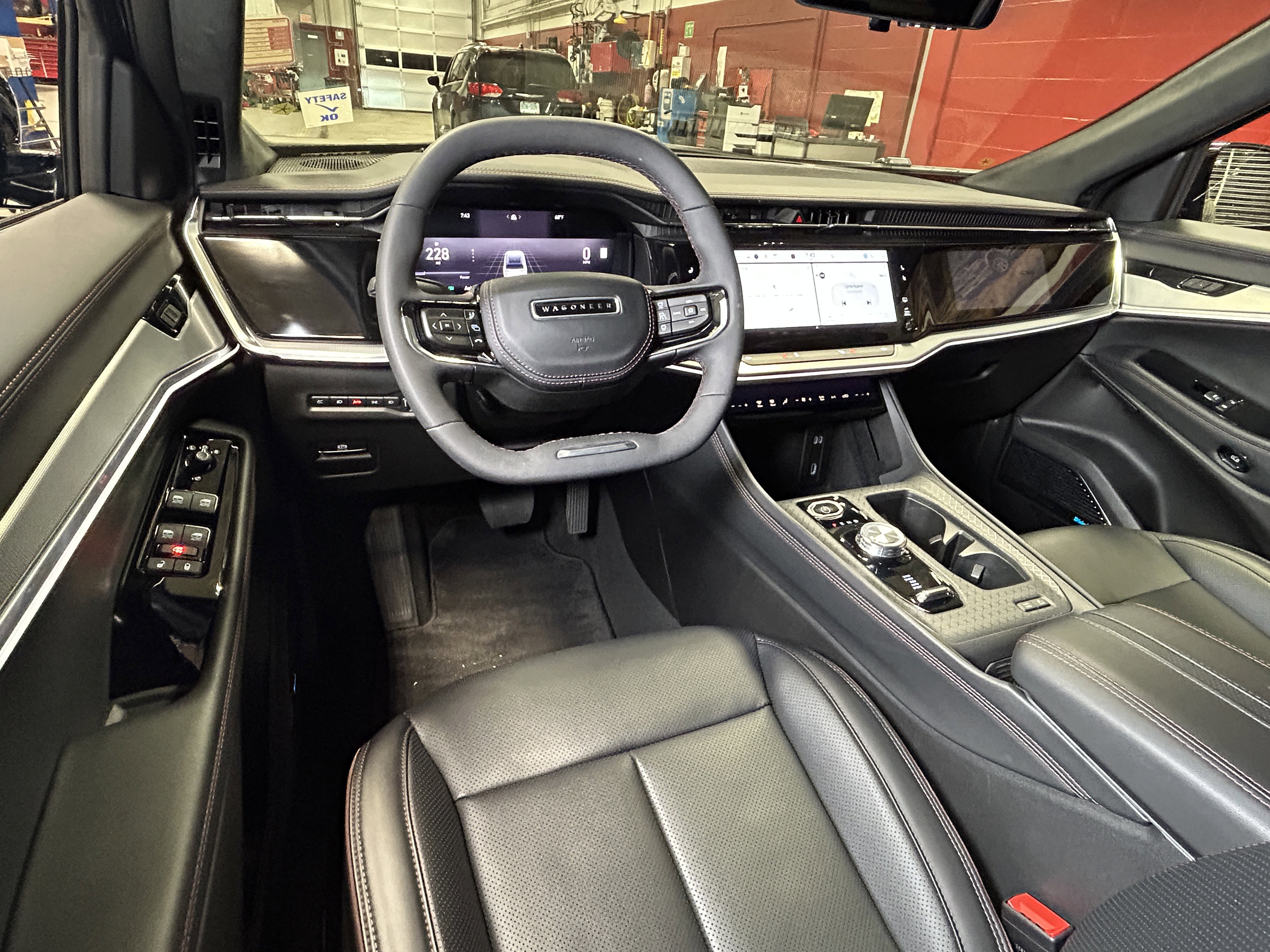 Used 2024 Jeep Wagoneer Launch Edition AWD/4WD image 20