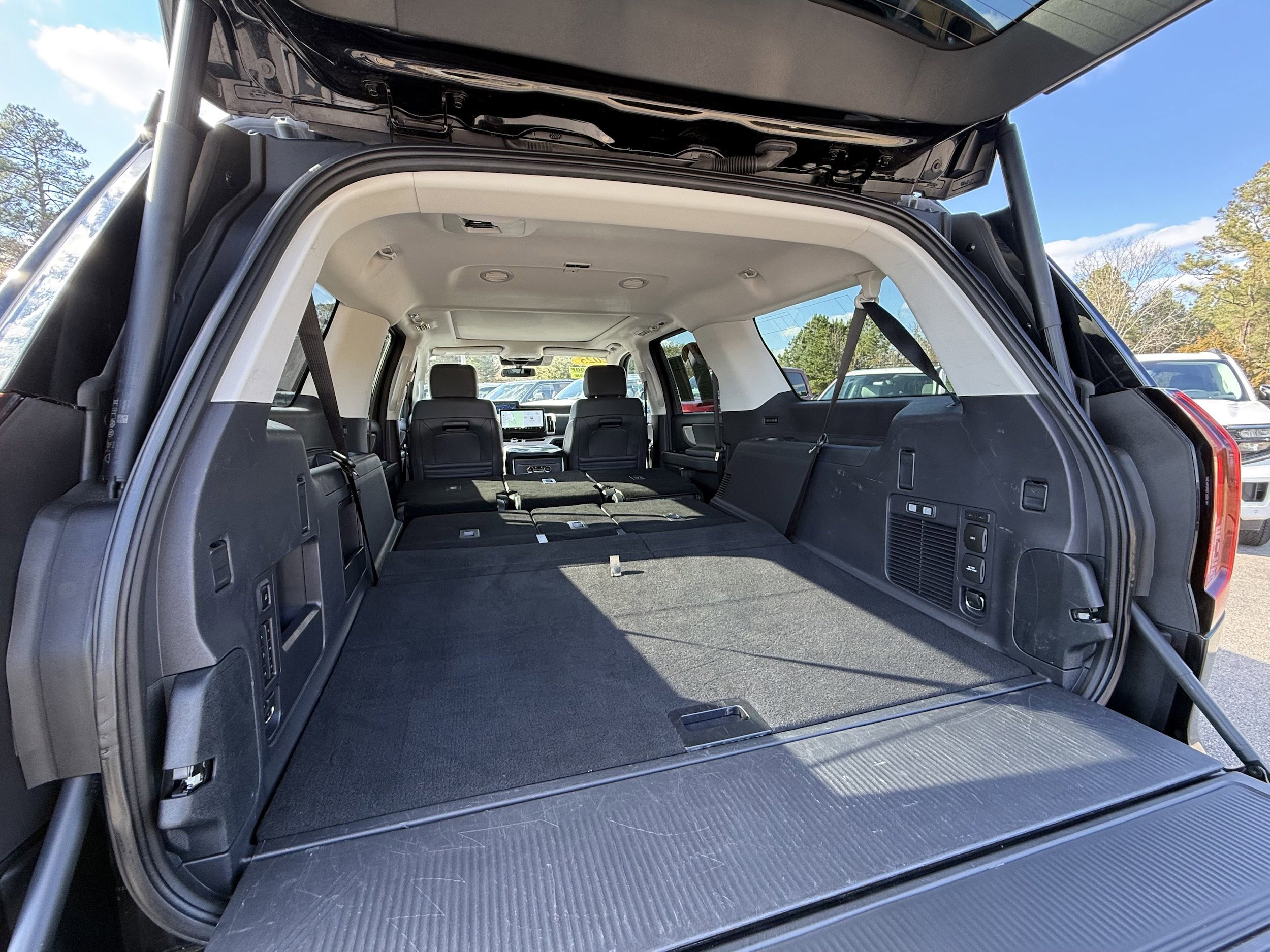 Used 2025 Ford Expedition Max Active image 30