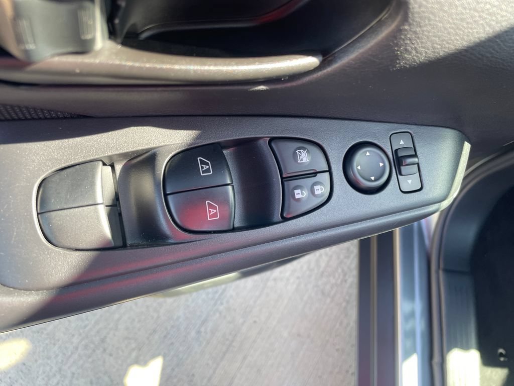 Certified 2025 Nissan Kicks Play S FWD image 22