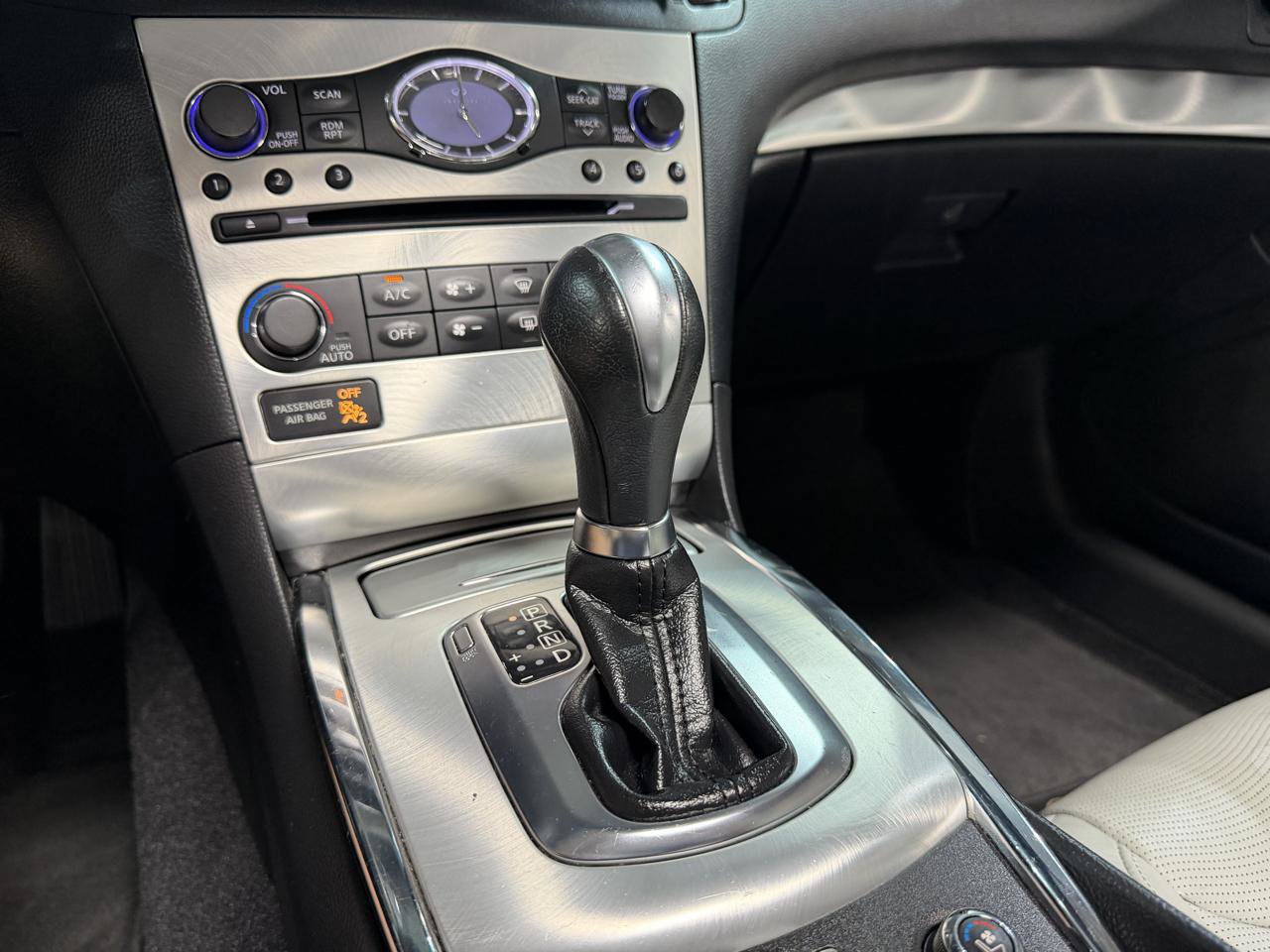 Used 2014 INFINITI Q60 Convertible w/ Premium Package RWD image 44