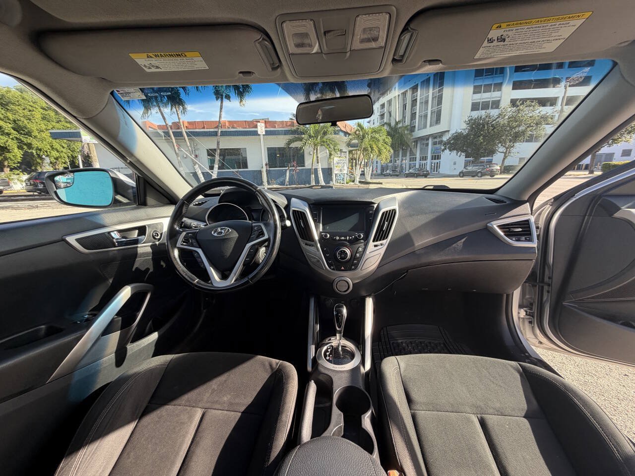 Used 2017 Hyundai Veloster FWD image 18