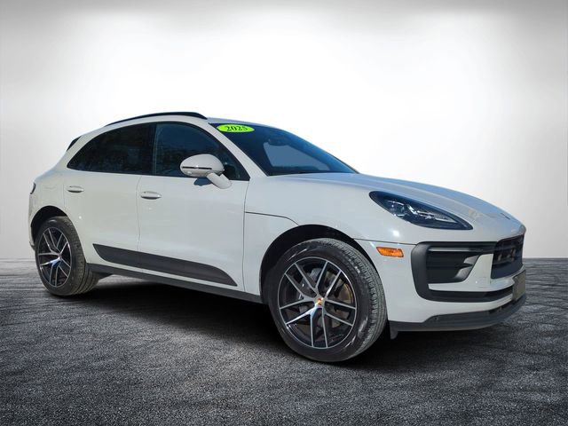 Used 2025 Porsche Macan video 1