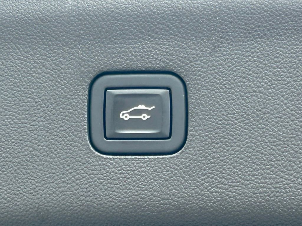 Used 2023 Buick Enclave Essence w/ Experience Buick Package image 56