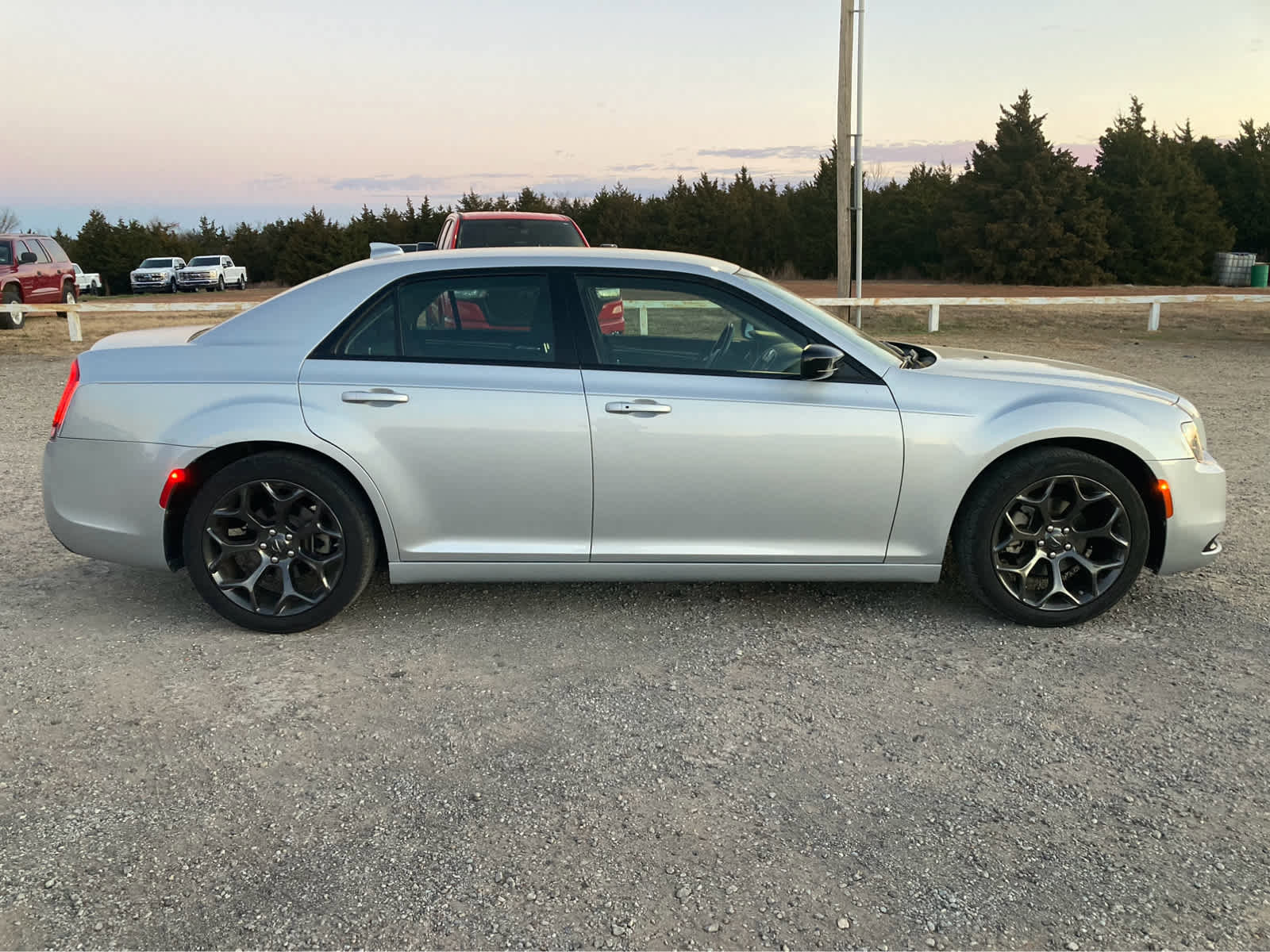 Used 2022 Chrysler 300 Touring w/ Sport Appearance Package image 7