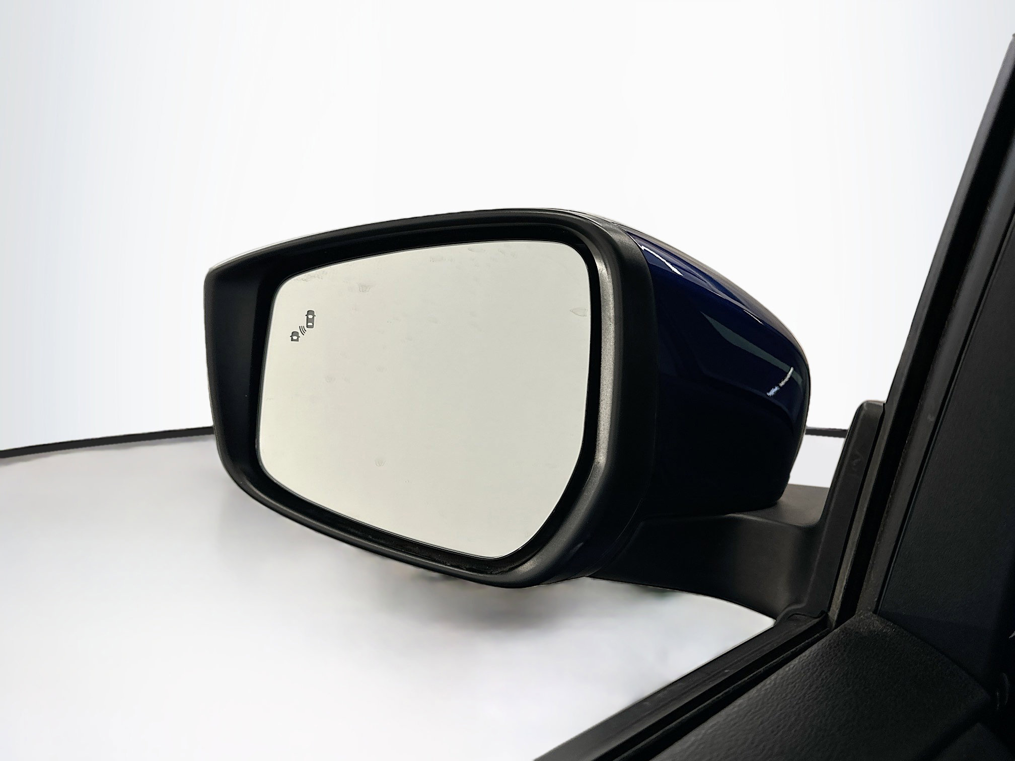 Used 2025 Nissan Leaf S image 16