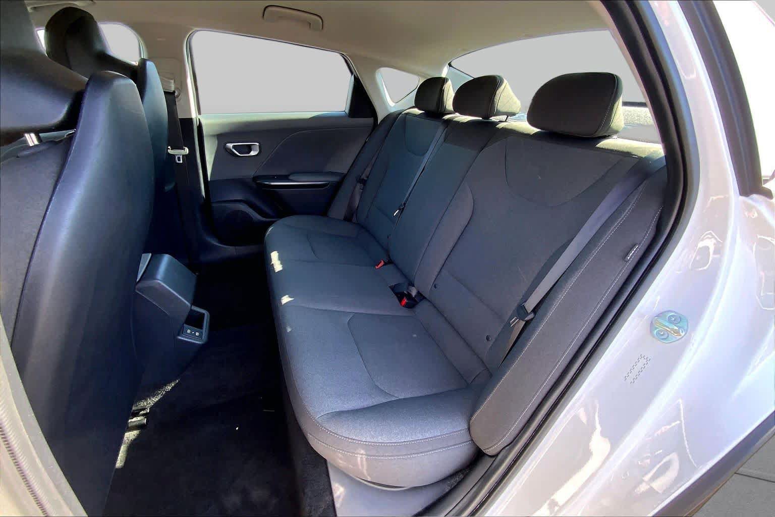 Used 2025 Kia K4 FWD image 21