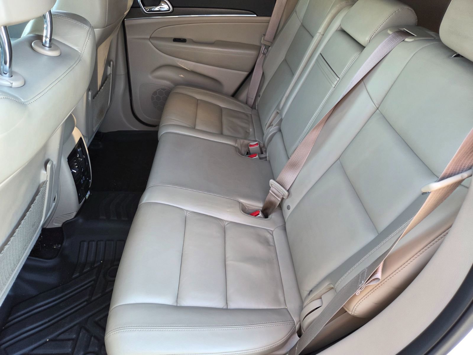 Used 2018 Jeep Grand Cherokee Limited RWD image 9