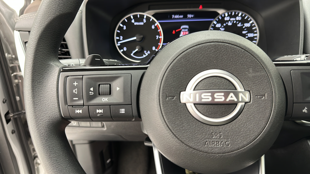 Used 2023 Nissan Rogue SV AWD/4WD image 17