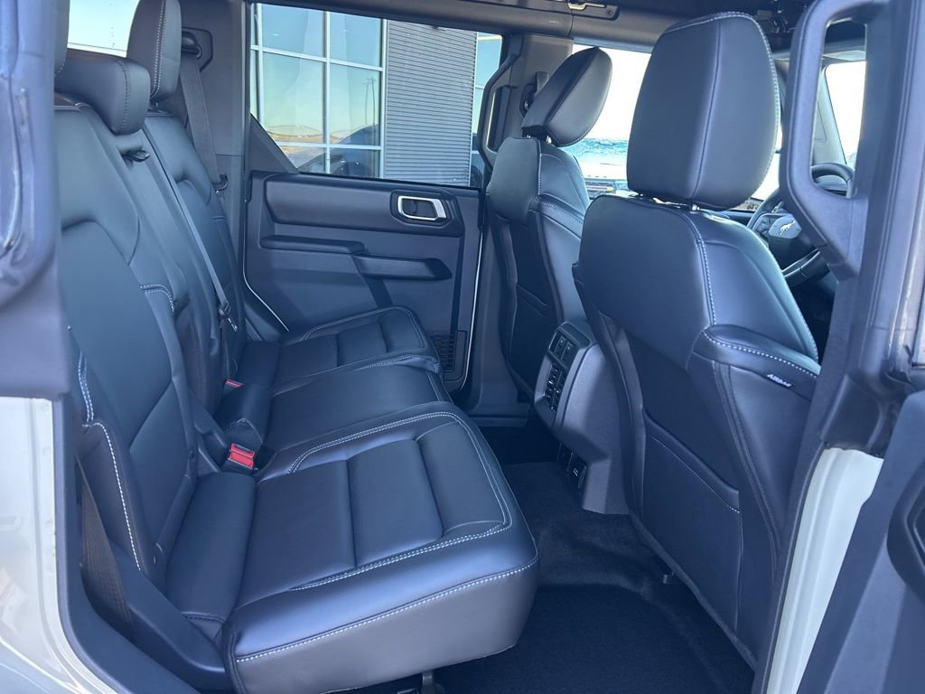 New 2025 Ford Bronco Outer Banks w/ Sasquatch Package image 13