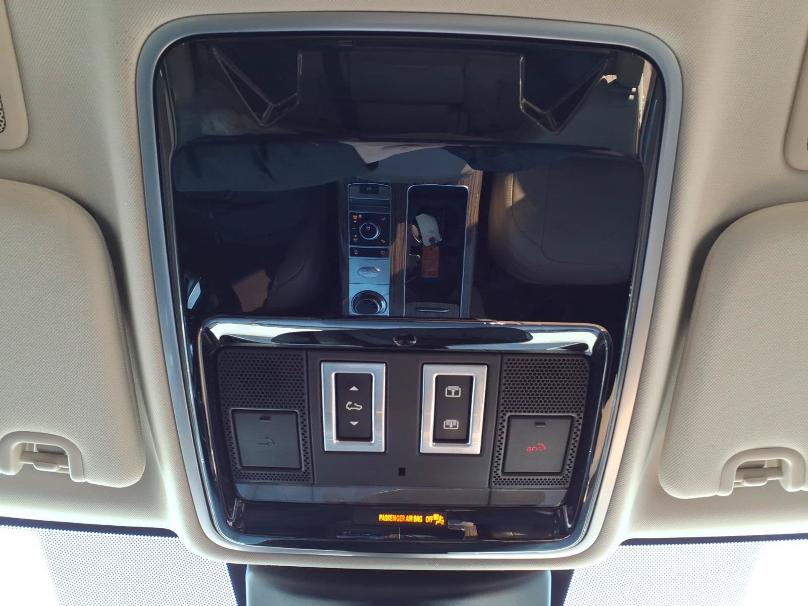 Used 2020 Land Rover Range Rover HSE AWD/4WD image 22