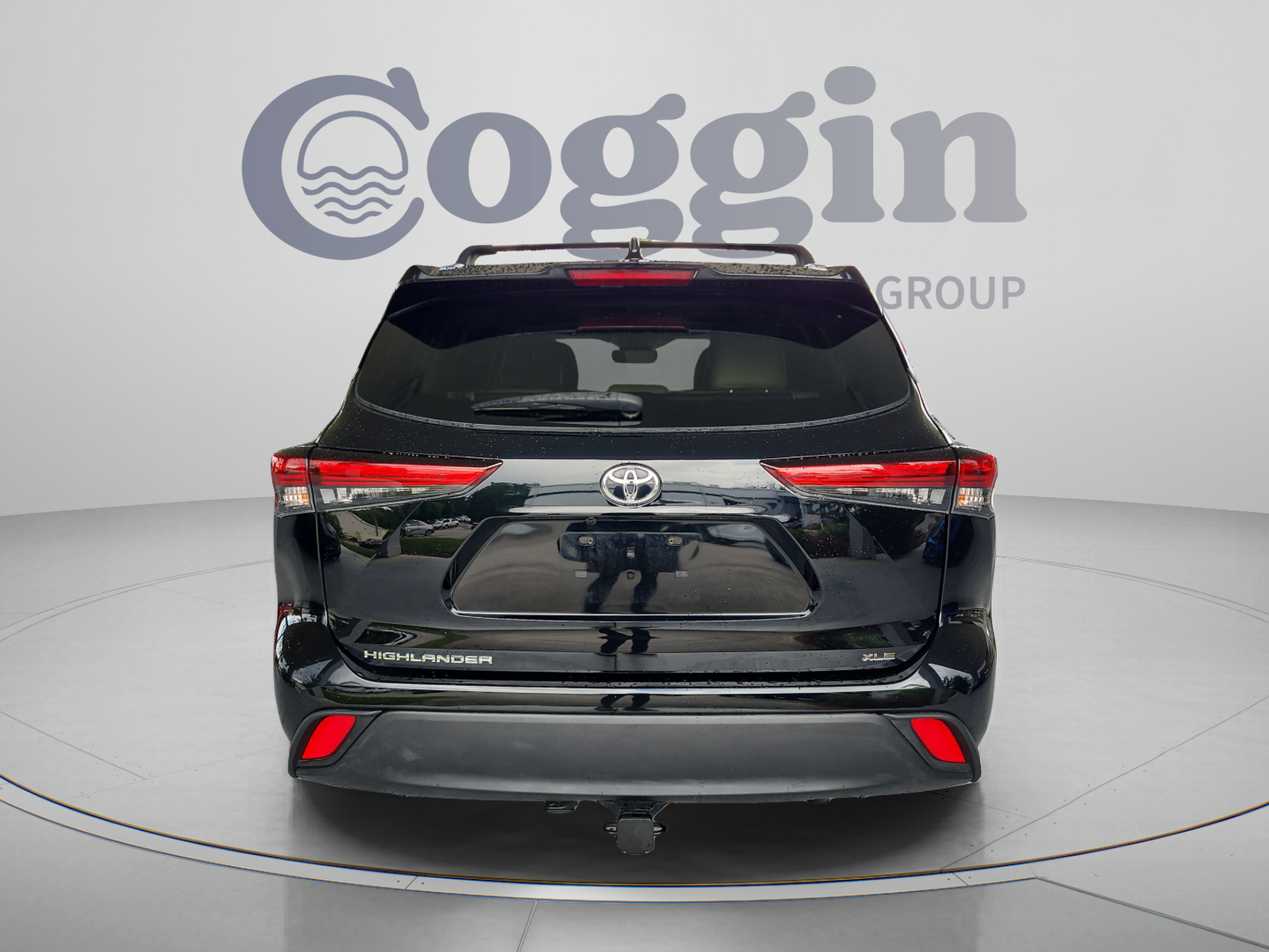 Used 2022 Toyota Highlander XLE FWD image 4