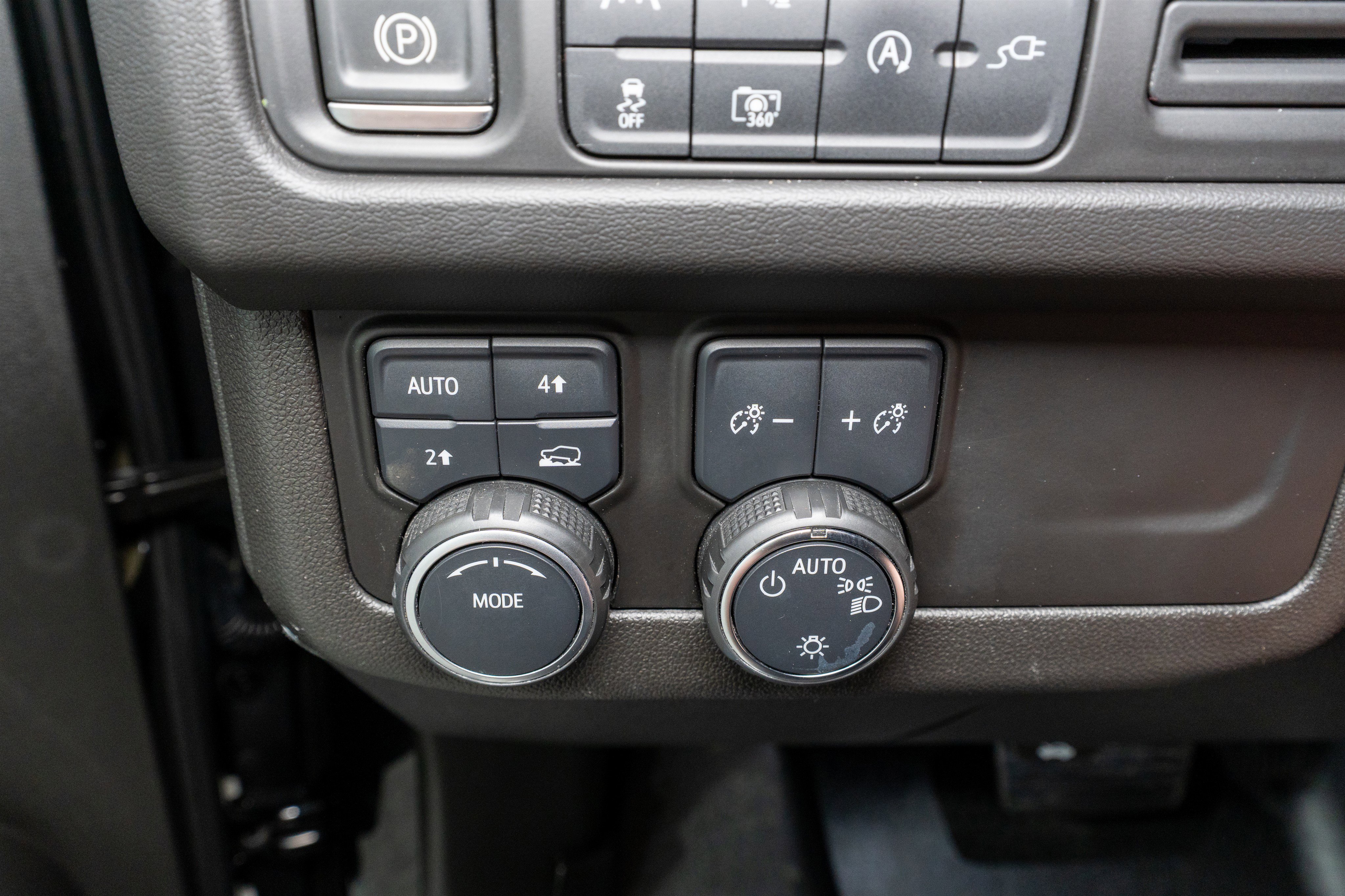 Used 2022 Chevrolet Tahoe LT w/ Luxury Package AWD/4WD image 29