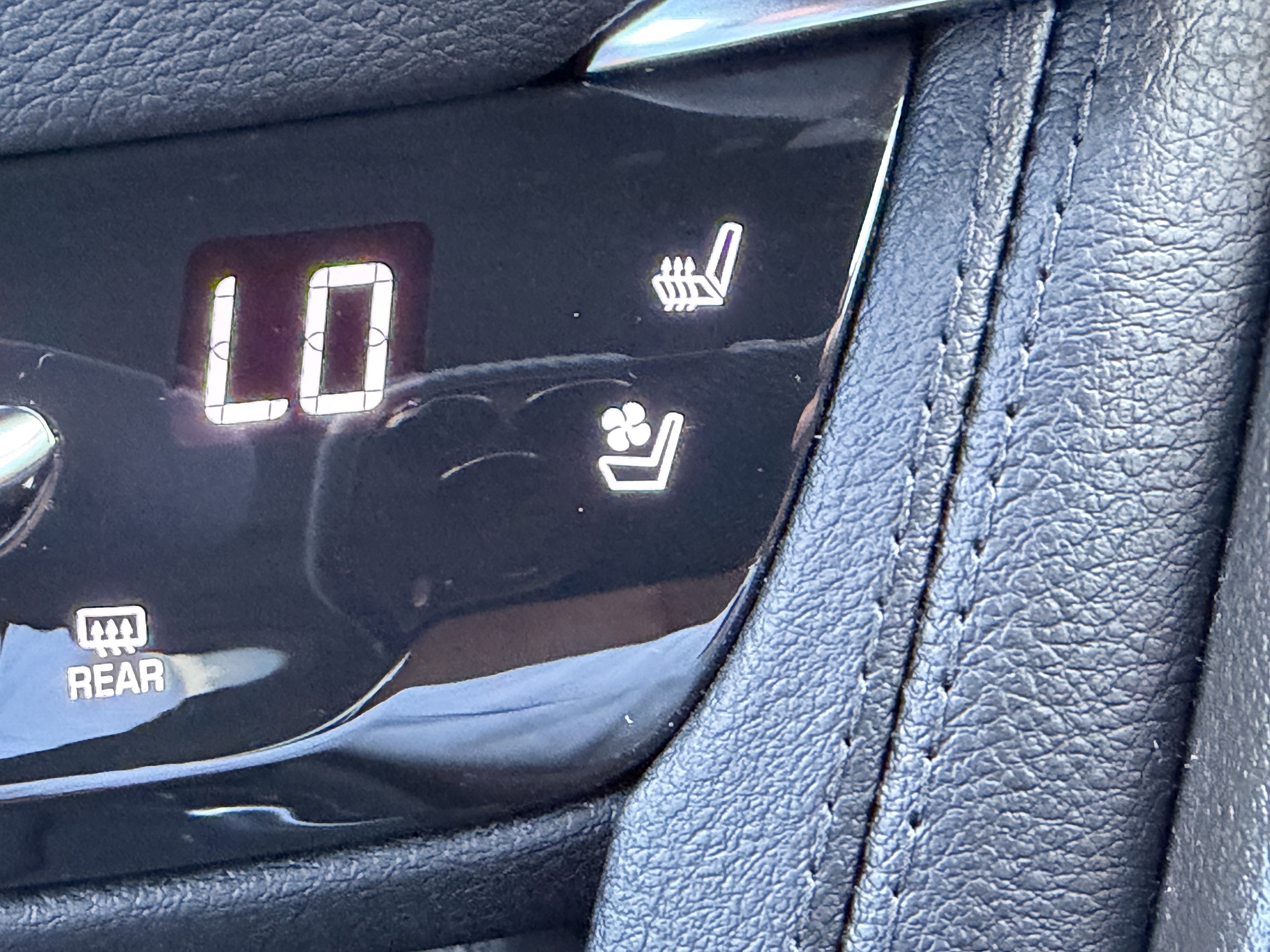 Certified 2022 Cadillac XT5 Sportv w/ Technology Package image 25