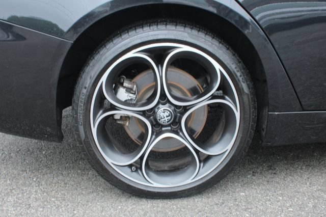 Used 2024 Alfa Romeo Giulia Ti AWD/4WD image 36
