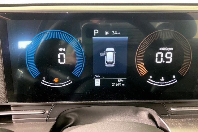 Used 2025 Hyundai Kona SEL FWD image 12