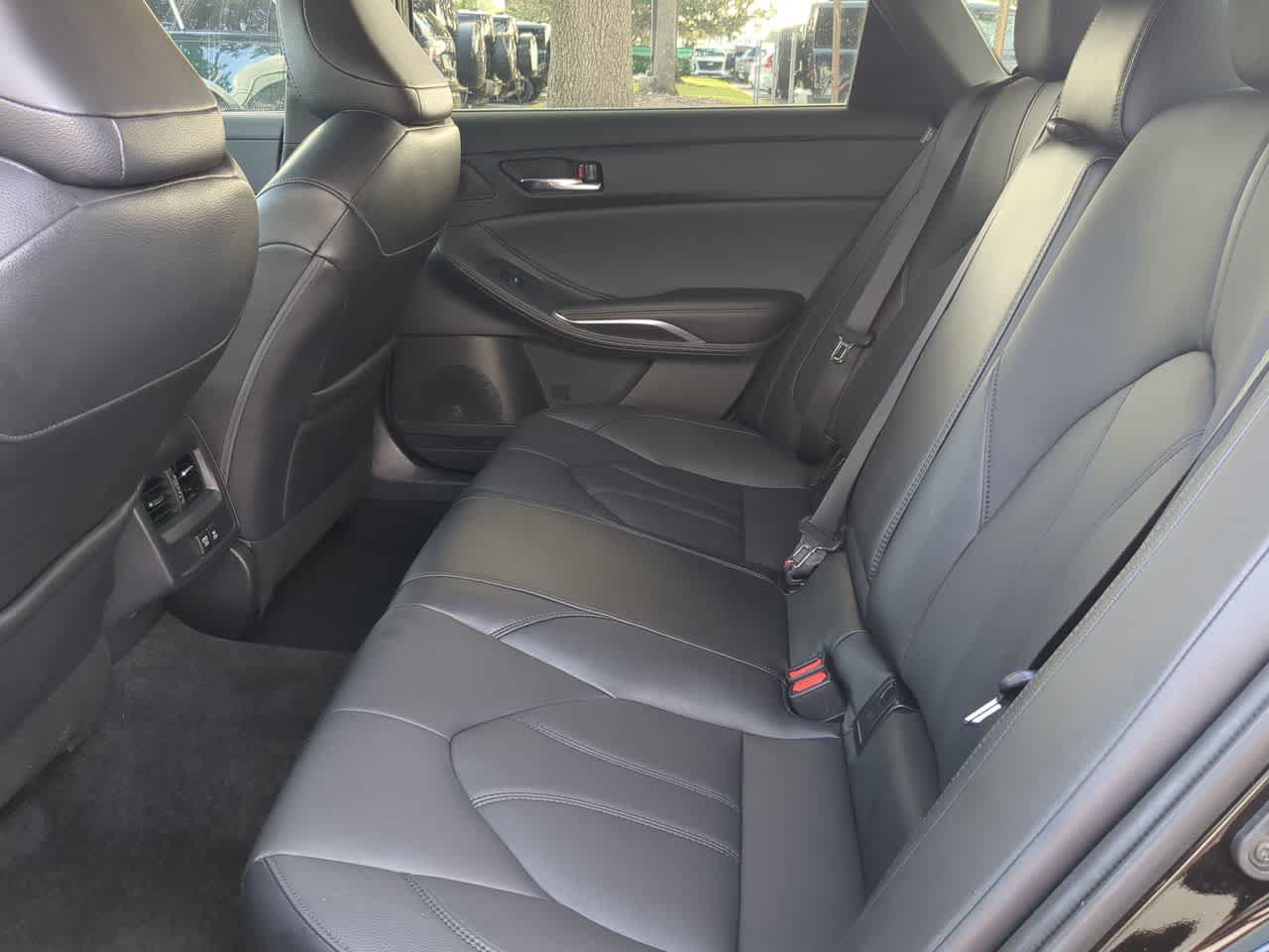 Used 2022 Toyota Avalon XLE w/ Moonroof Package FWD image 18