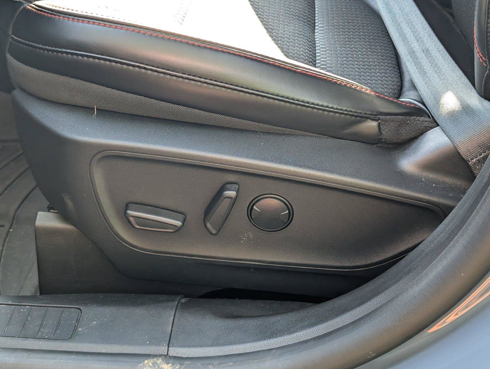 Used 2024 Ford Escape ST-Line w/ Cold Weather Package FWD image 18