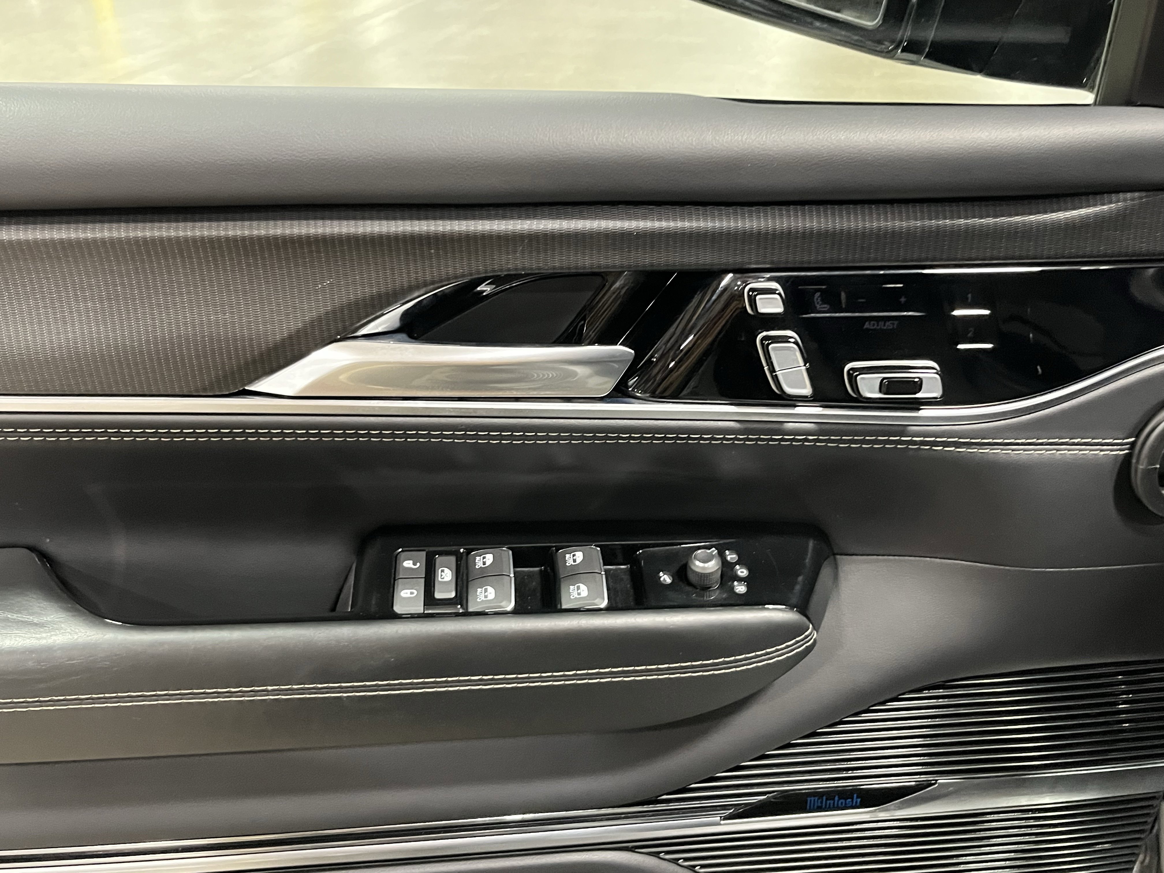 Used 2024 Jeep Grand Wagoneer L Series II w/ Quick Order Packagew 28T image 20