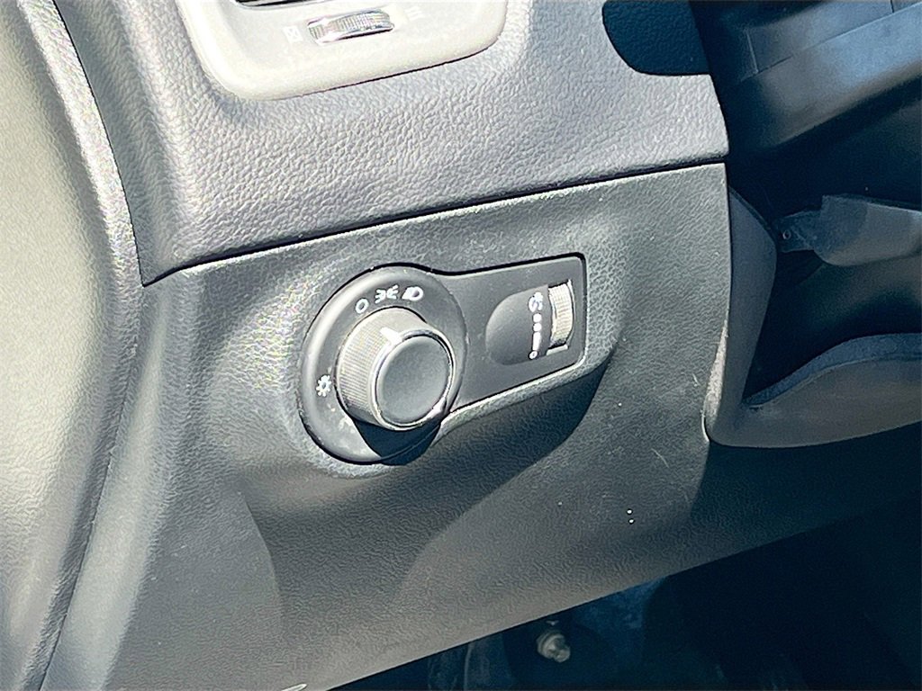 Used 2021 Jeep Compass Sport w/ Cold Weather Group image 10