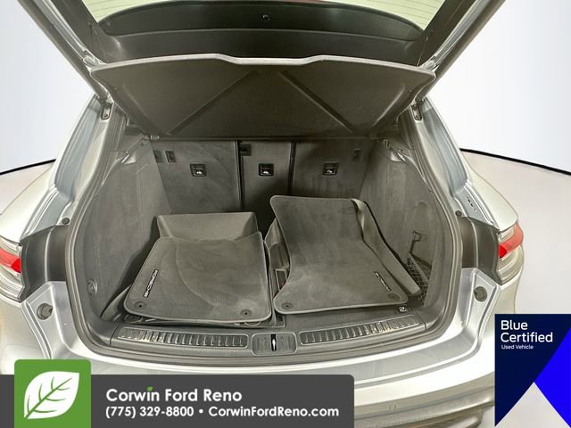 Used 2023 Porsche Macan Turbo image 31