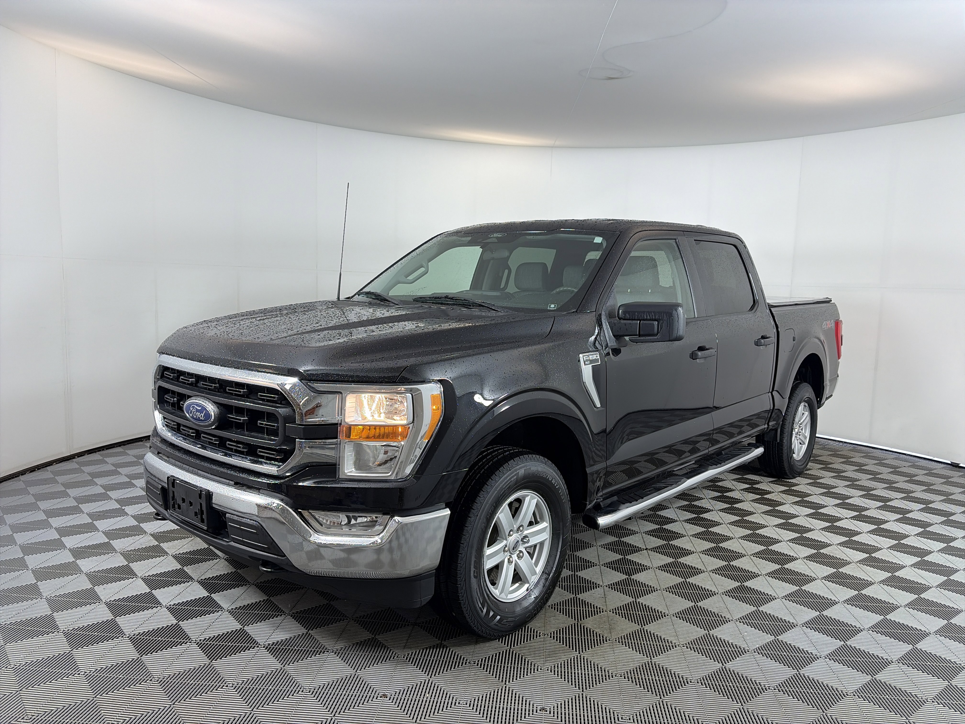 Used 2022 Ford F150 XLT AWD/4WD image 2