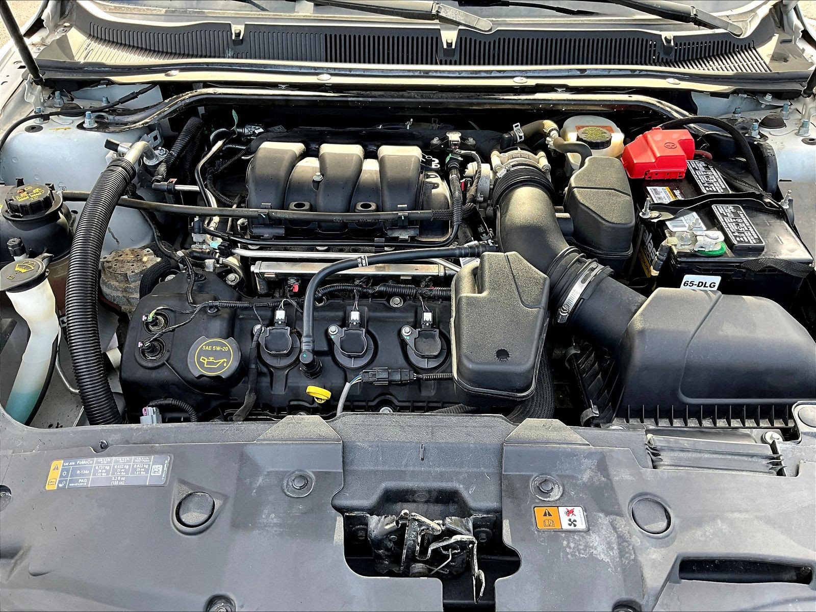 Used 2016 Ford Taurus SE FWD image 30