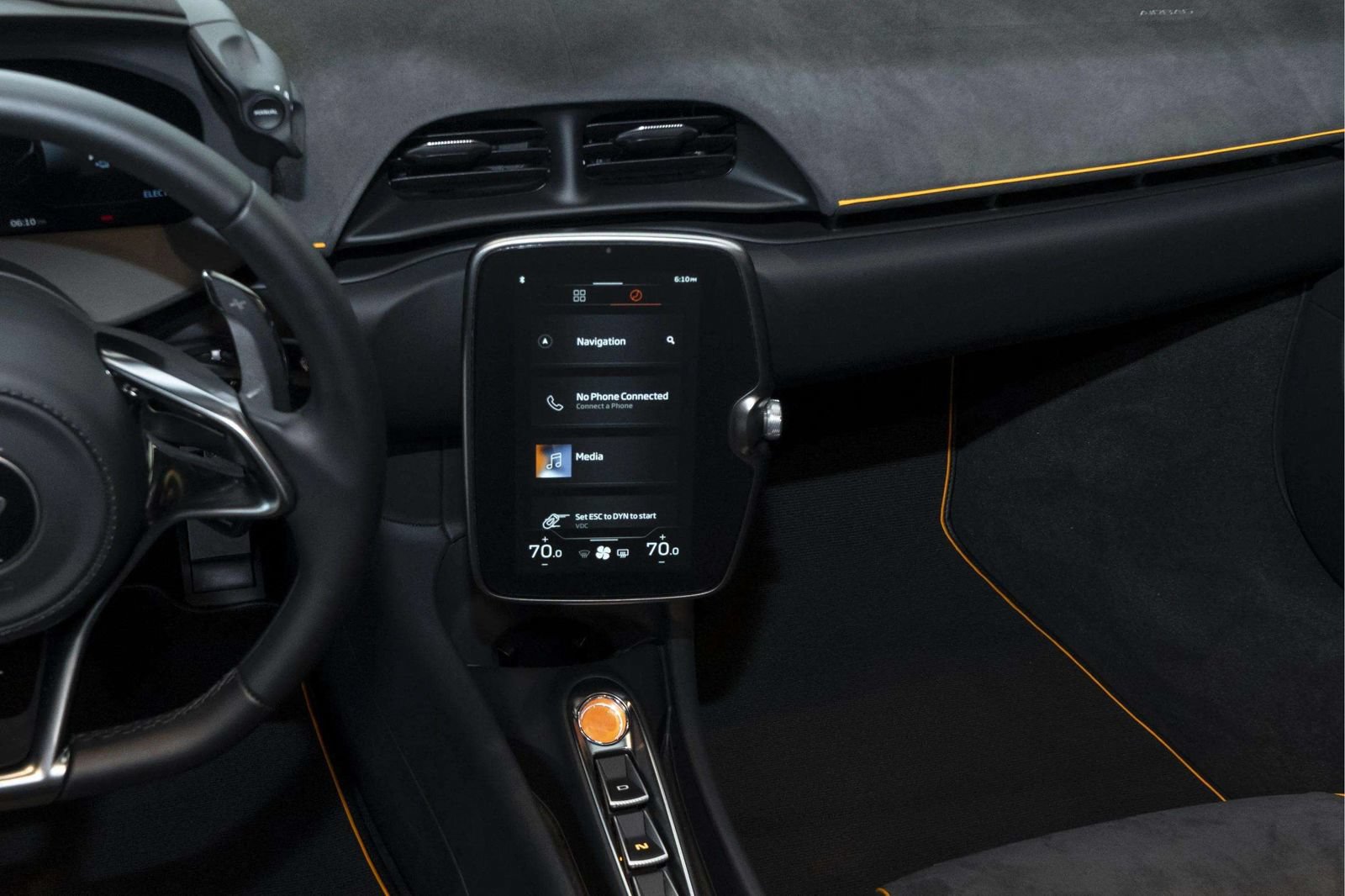 Used 2026 McLaren Artura Spider RWD image 32