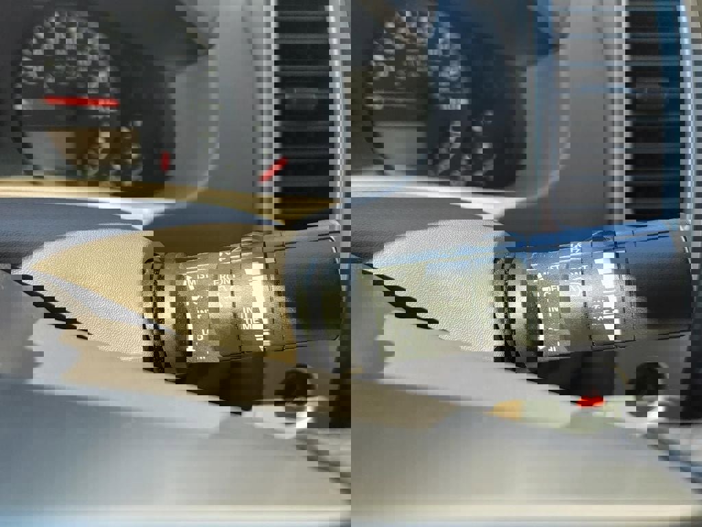 Used 2011 Nissan Frontier SV image 20