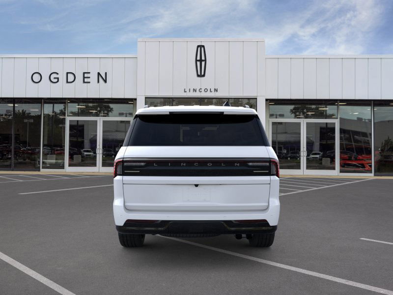 New 2025 Lincoln Navigator Reserve w/ Jet Appearance Package image 5