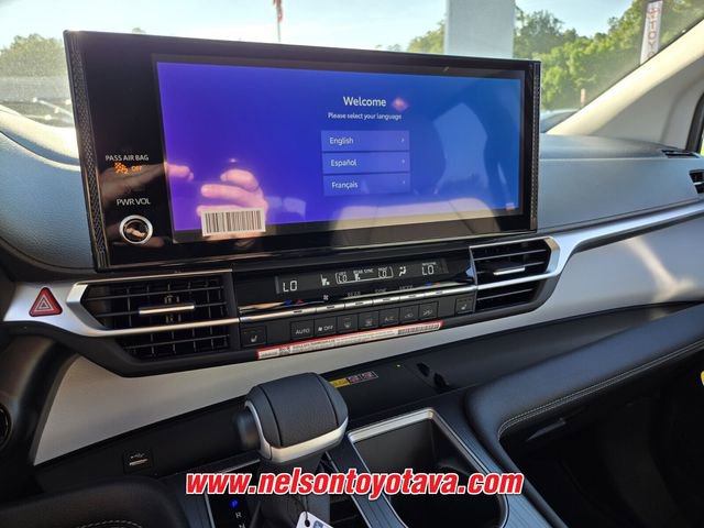 New 2026 Toyota Sienna XLE FWD image 11