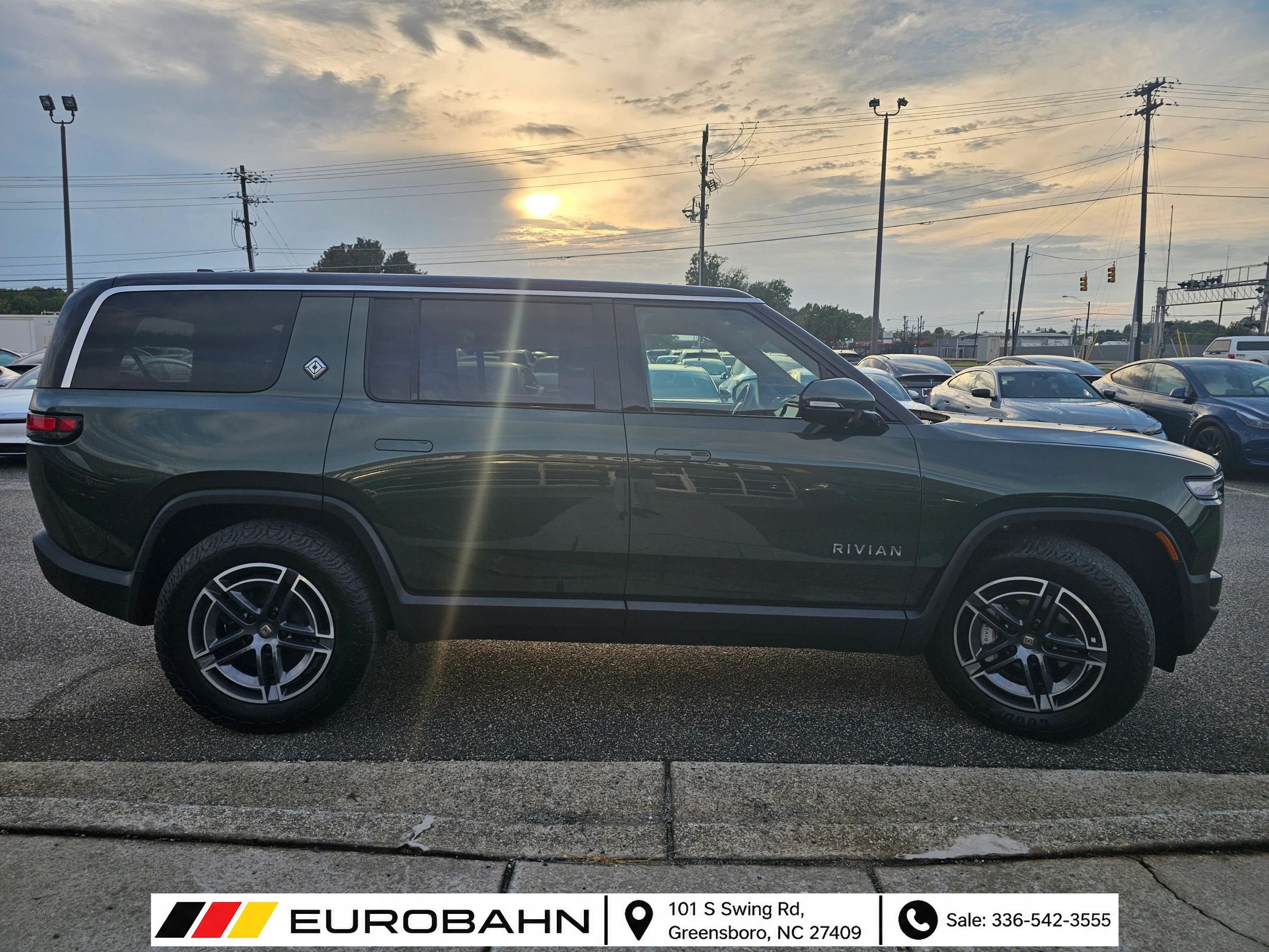 Used 2025 Rivian R1S Adventure Dual AWD/4WD image 6