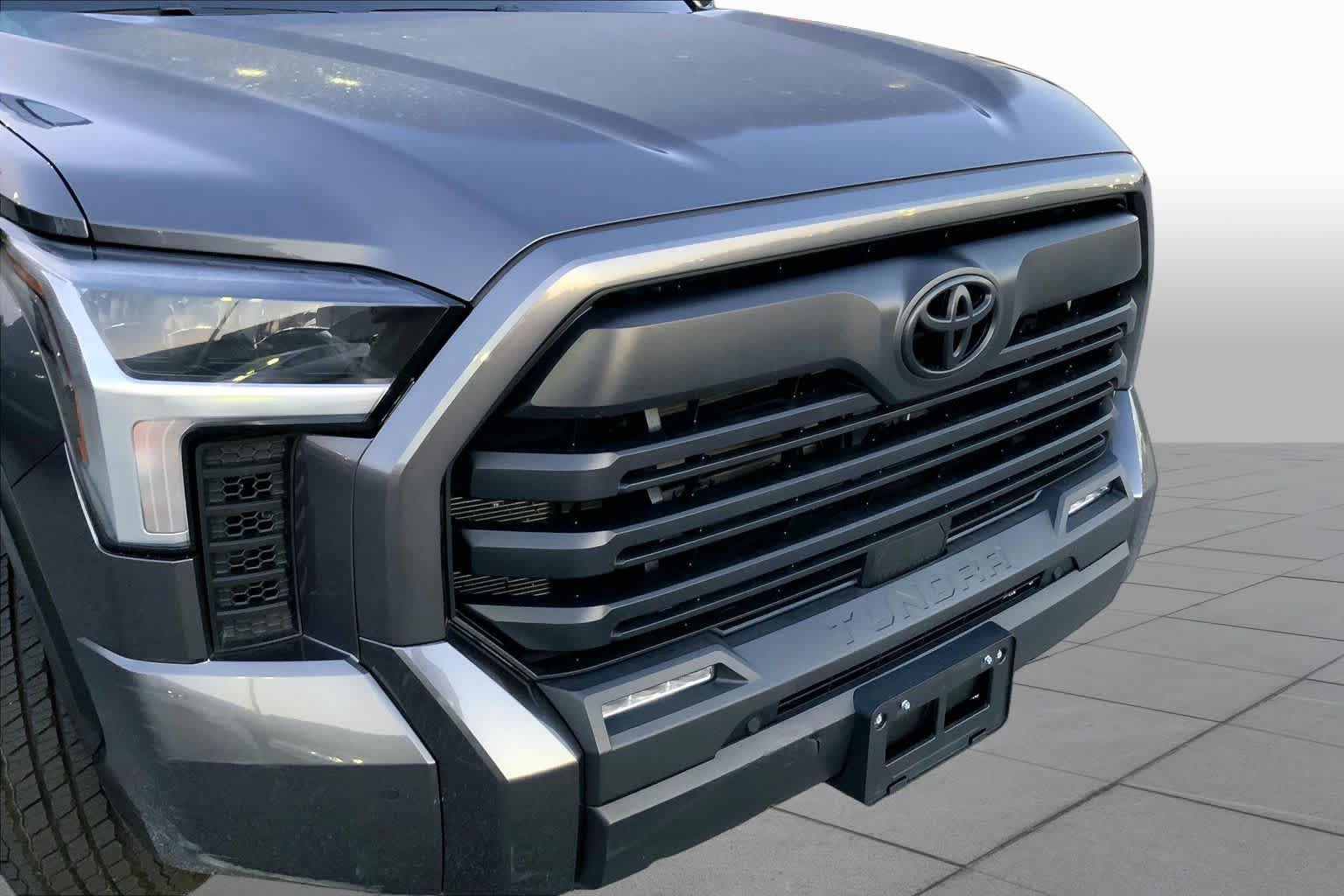 Used 2023 Toyota Tundra SR5 w/ SR5 Premium Package AWD/4WD image 27